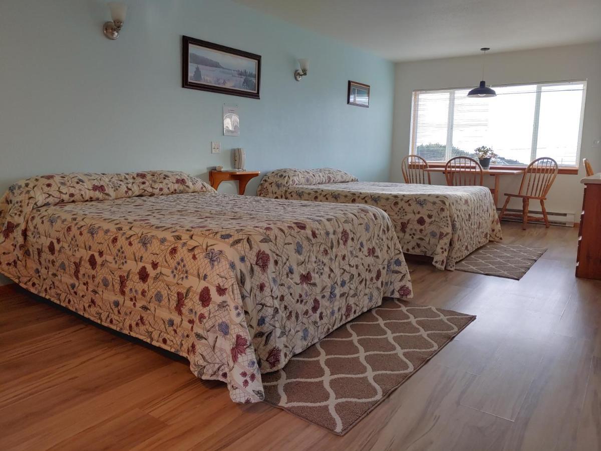 Superior Queen Room with Two Queen Beds
