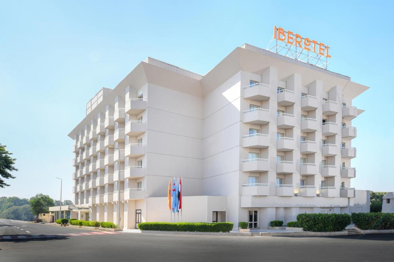 Hébergement Supérieur Lit Queen-Size ou Lits Jumeaux - Vue sur Ville