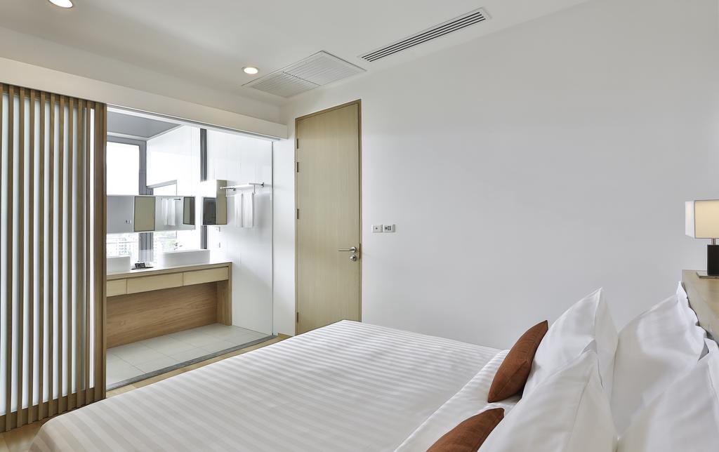 Two Bedroom Suite with Bathtub
