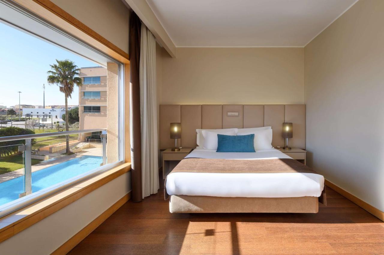 Quarto Duplo Deluxe com Vista Piscina - Não Fumadores