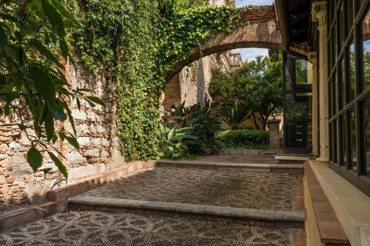 Villa com Vista do Jardim - Anexo