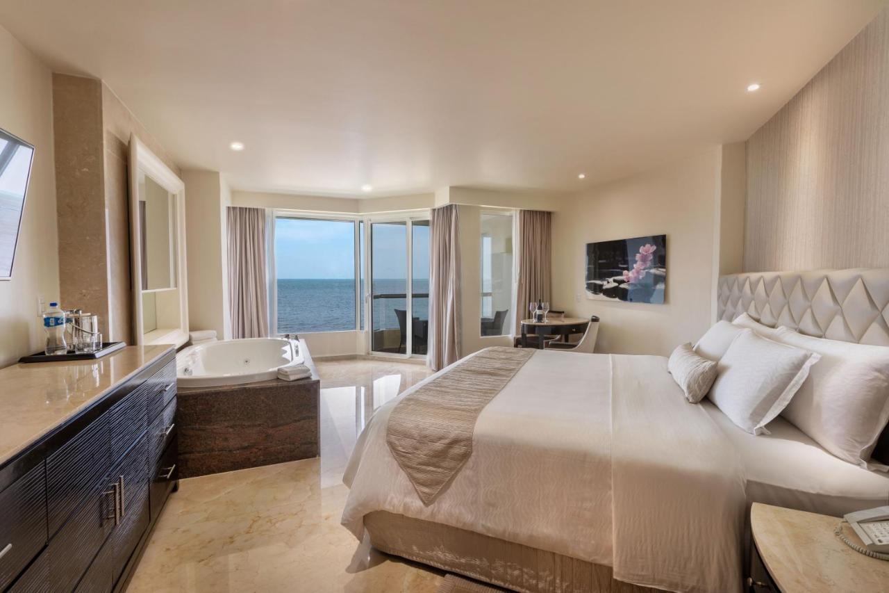 Superior Deluxe Ocean Front Kids & Teens