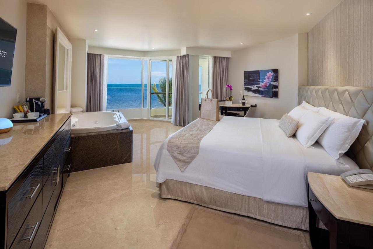 Superior Honeymoon Suite Ocean Front King Size Bed