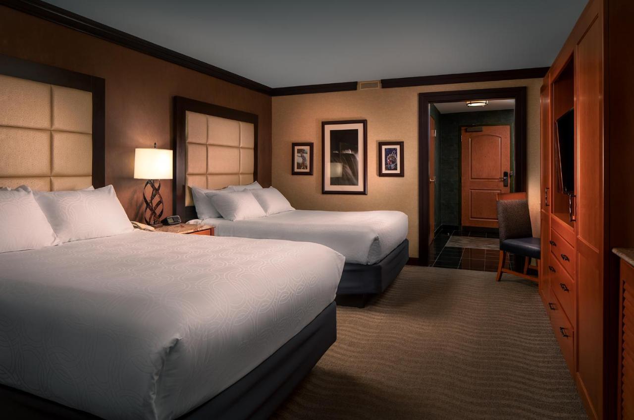 Deluxe Room with Two Queen Beds Non-smoking