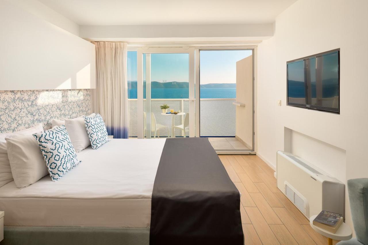 Tweepersoonskamer met Balkon en Uitzicht op Zee