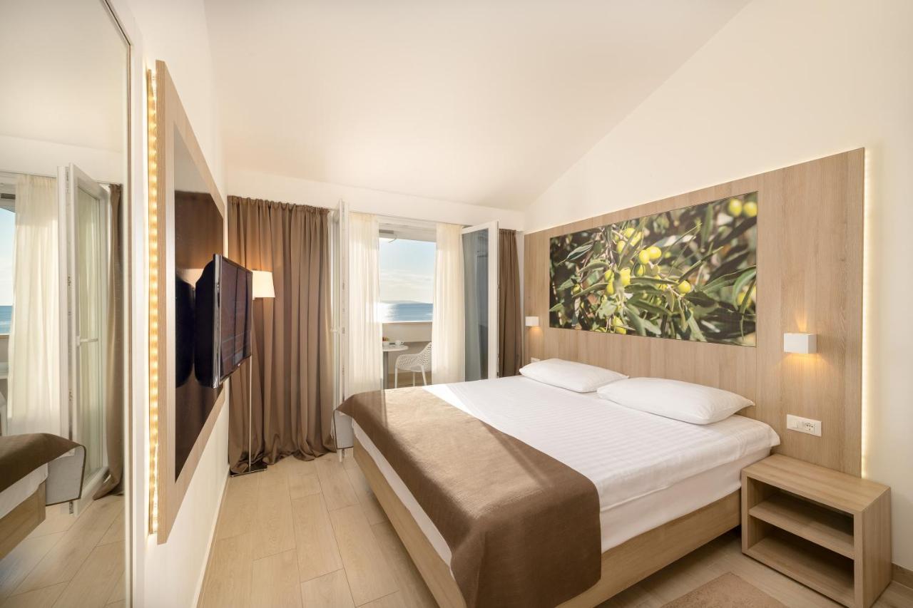 Comfort Double Room Balcony Century Old Pine Tree Sea View – Residence