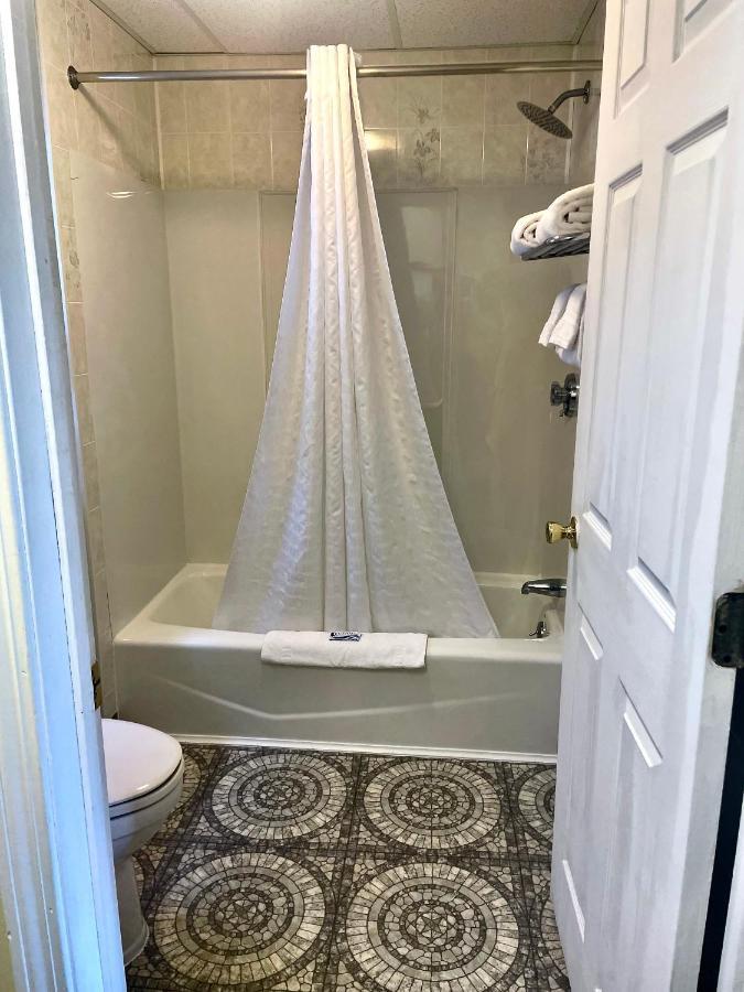 King Room,1758450635:JPEG