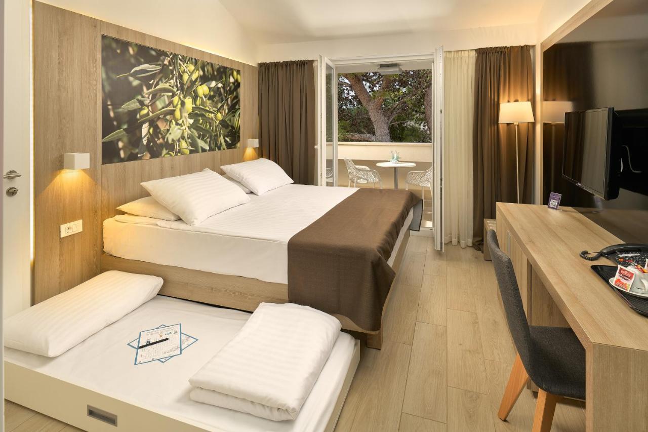 Comfort Double Room Balcony Century Old Pine Tree Sea View – Residence