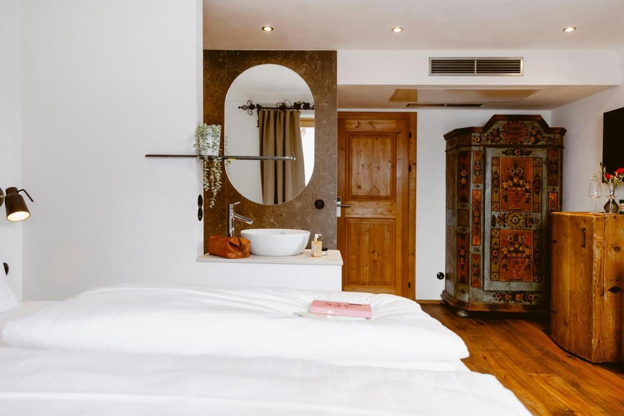 Doppelzimmer mit Balkon und Seeblick