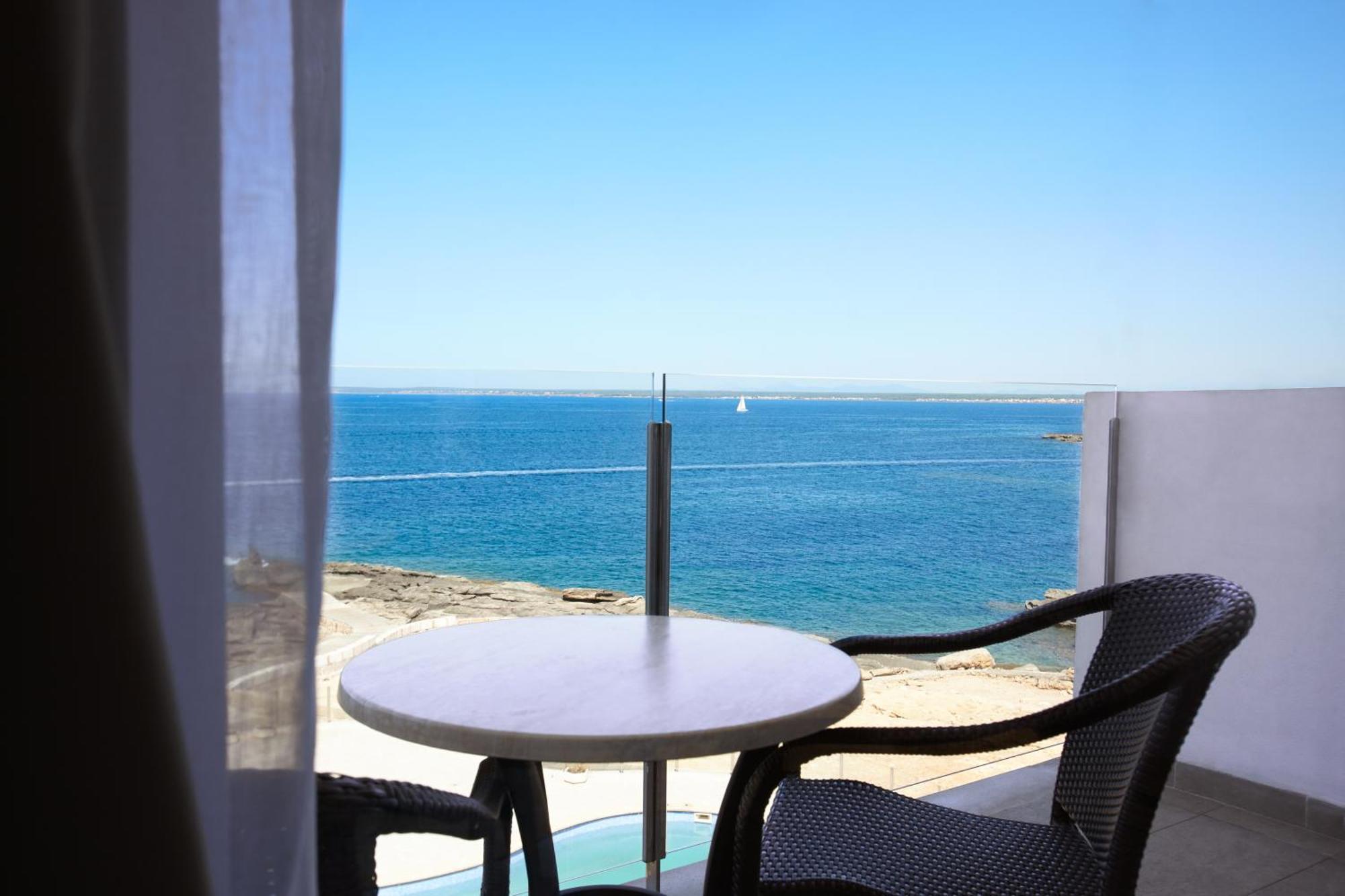 Superior Twin Room with Sea View