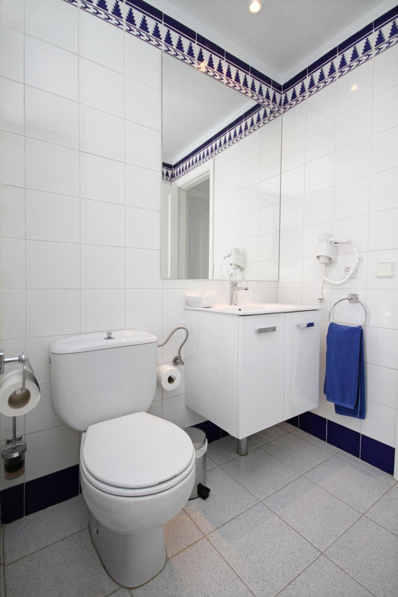 One-Bedroom Apartment,1272522577:JPEG