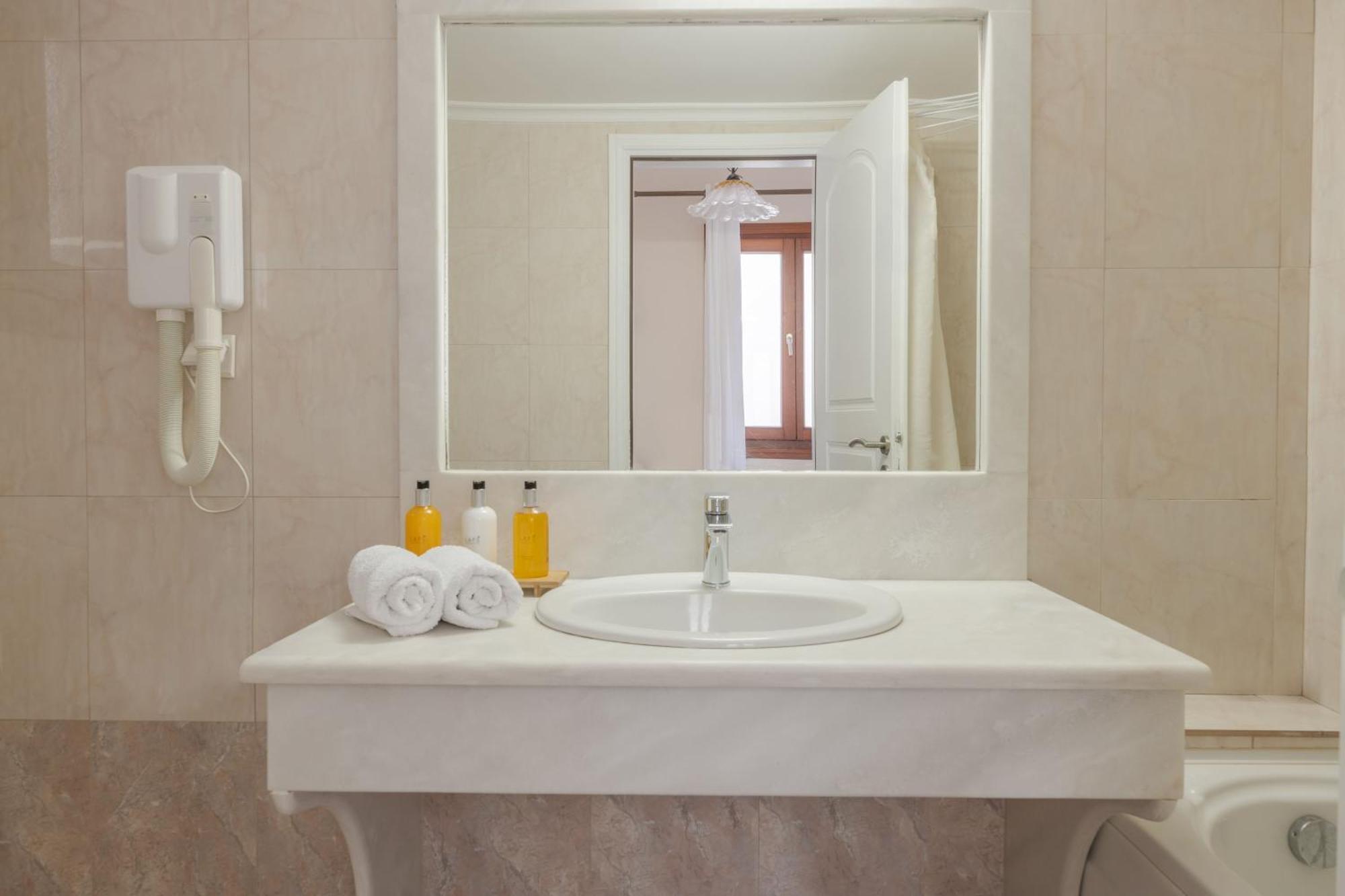 Deluxe Room Outdoor Jet Tub