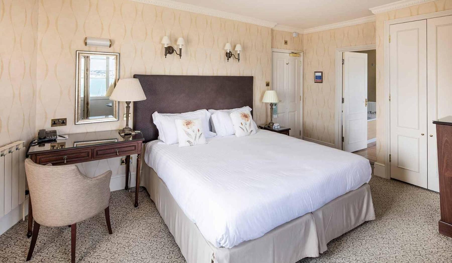 Quarto Superior com Cama de Casal ou 2 de Solteiro com Vista do Mar