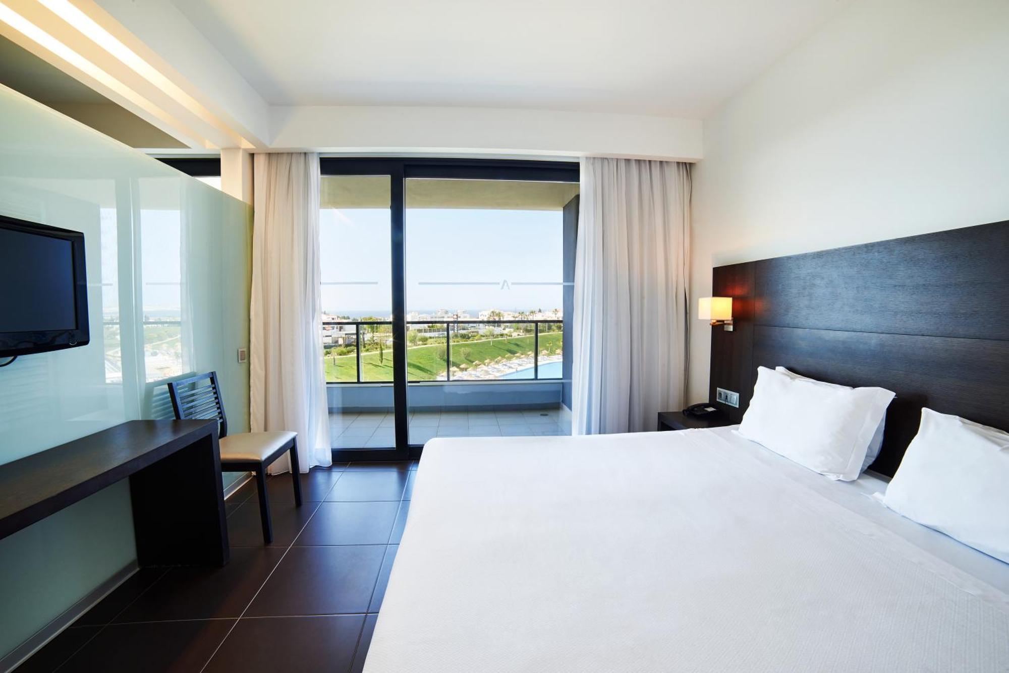 SUITE PRESTIGE VISTA LATERAL JARDIM OU PISCINA 2AD1CR<12ANOS,1209294106:JPEG