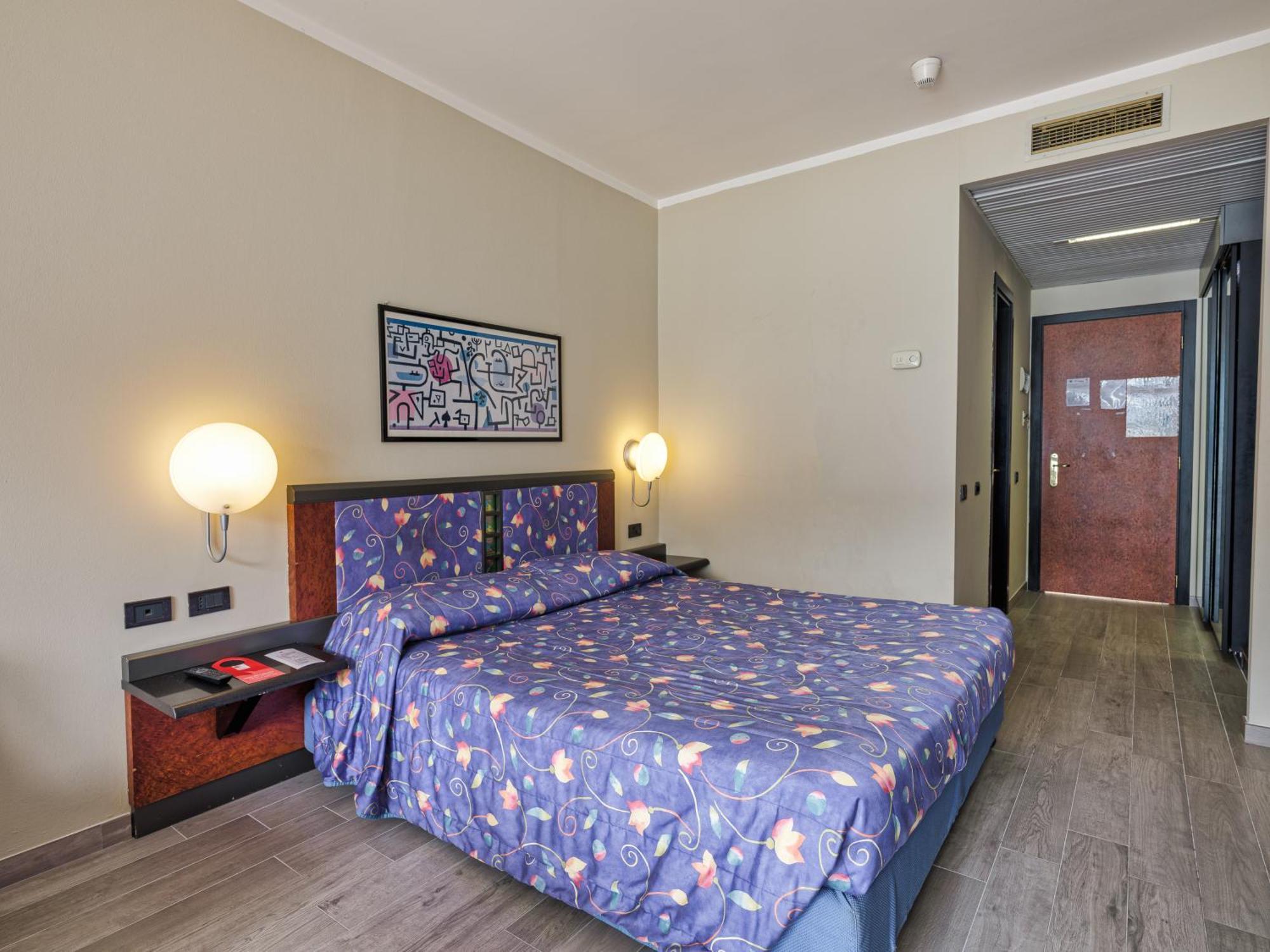 Single Room,1209710839:JPEG