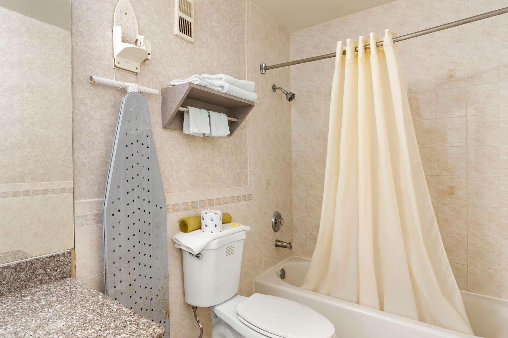 Double Room with Two Double Beds - Smoking