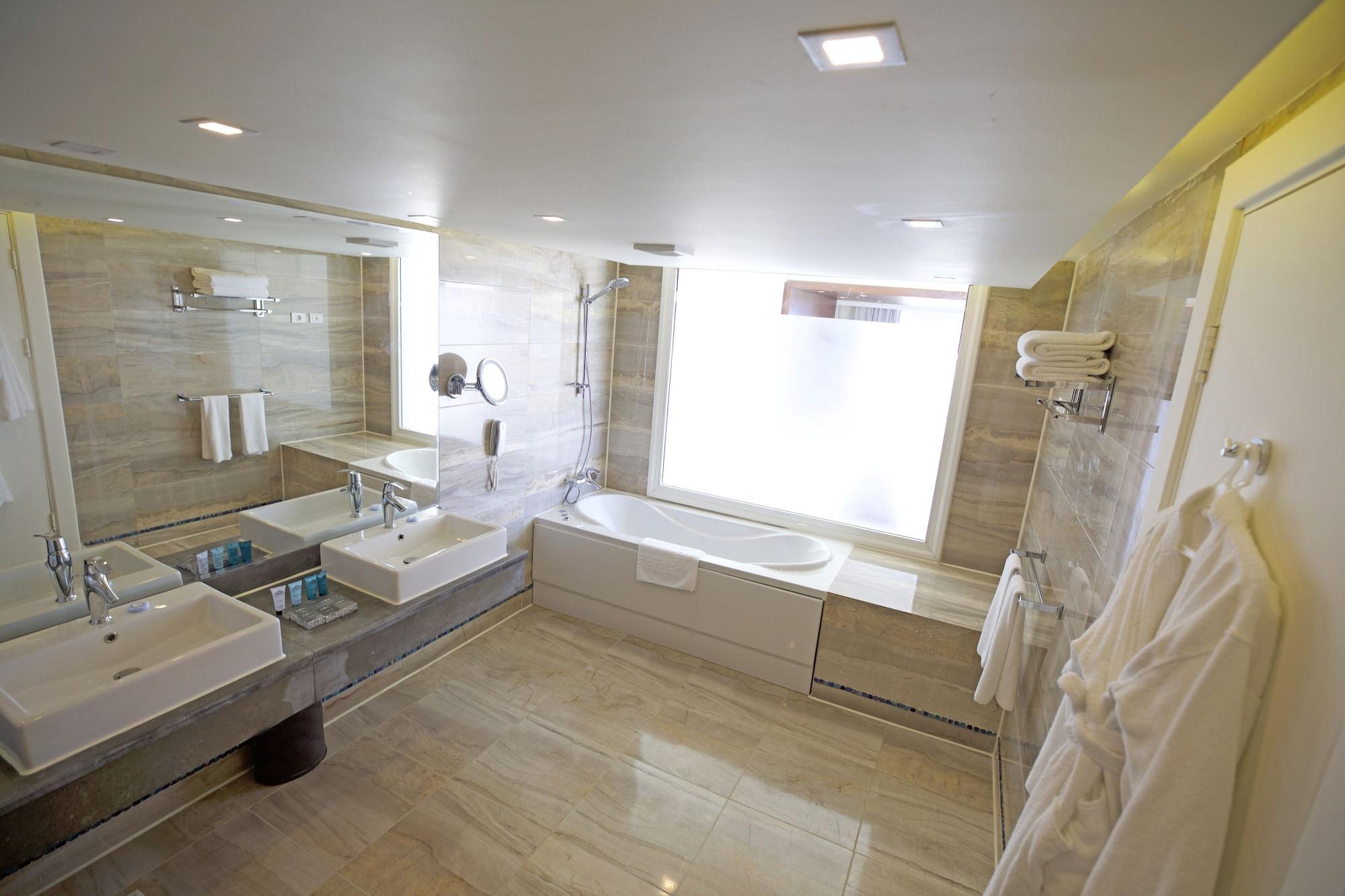 Executive Suite Posh Club,1212376531:JPEG