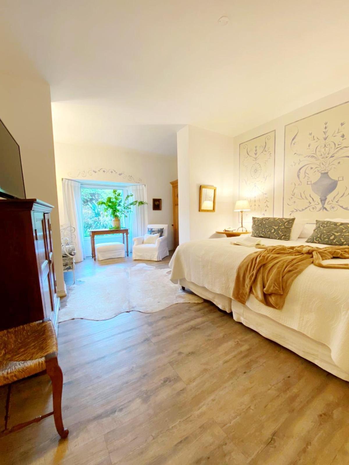 Quarto Deluxe com Cama de Casal ou 2 de Solteiro