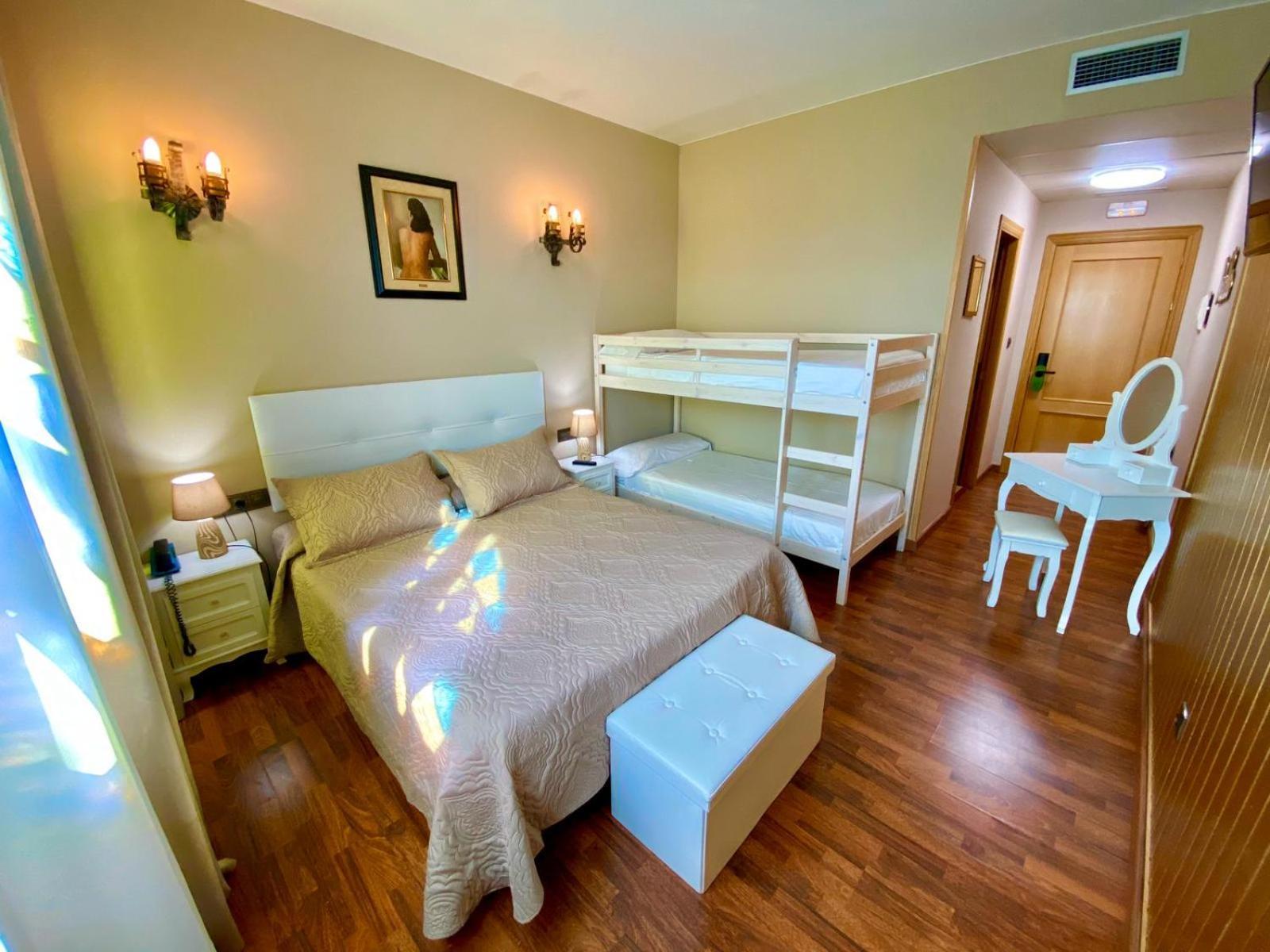 Quadruple Room,1605196058:JPEG
