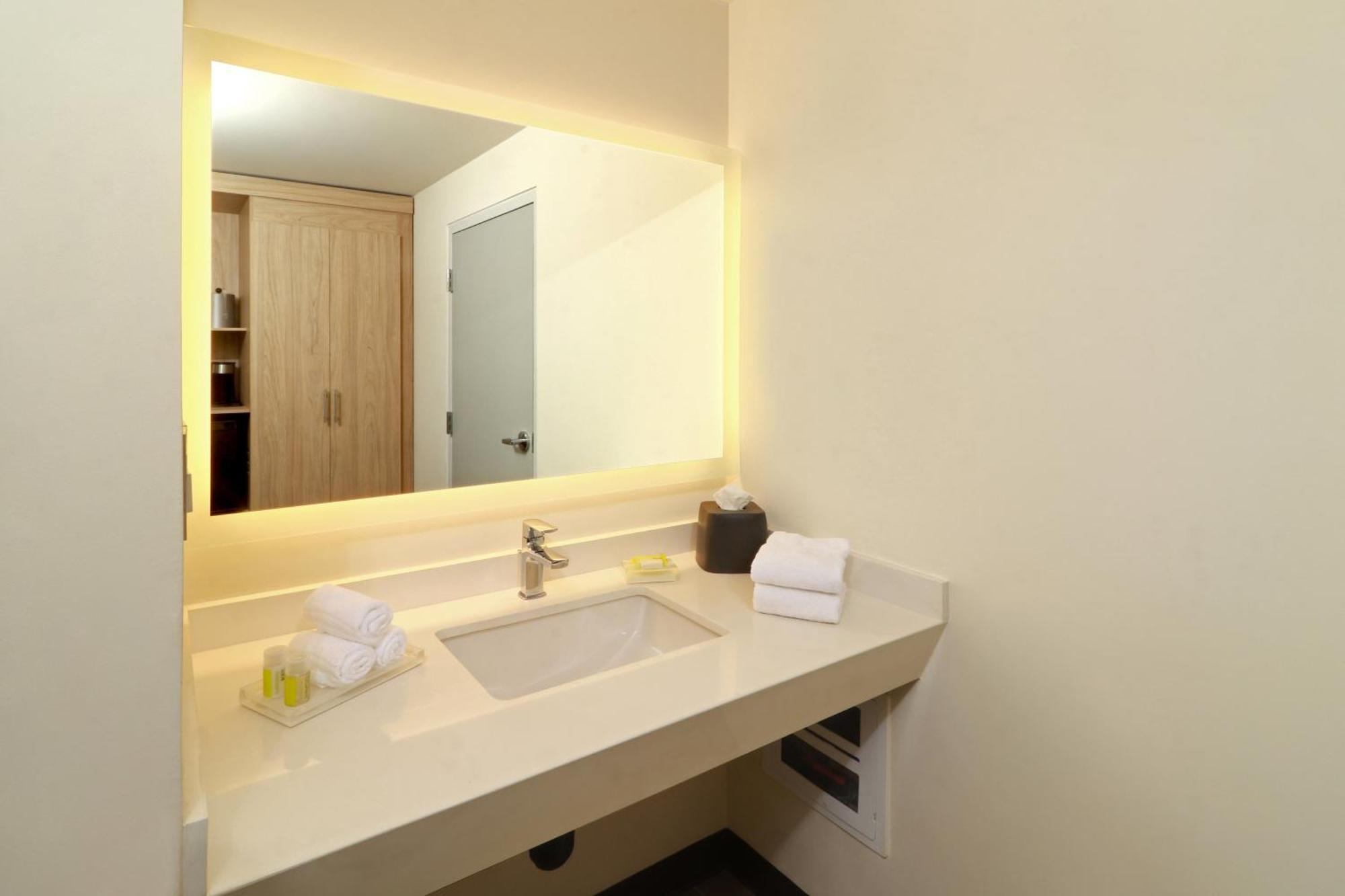 Standard King Room - Accessible