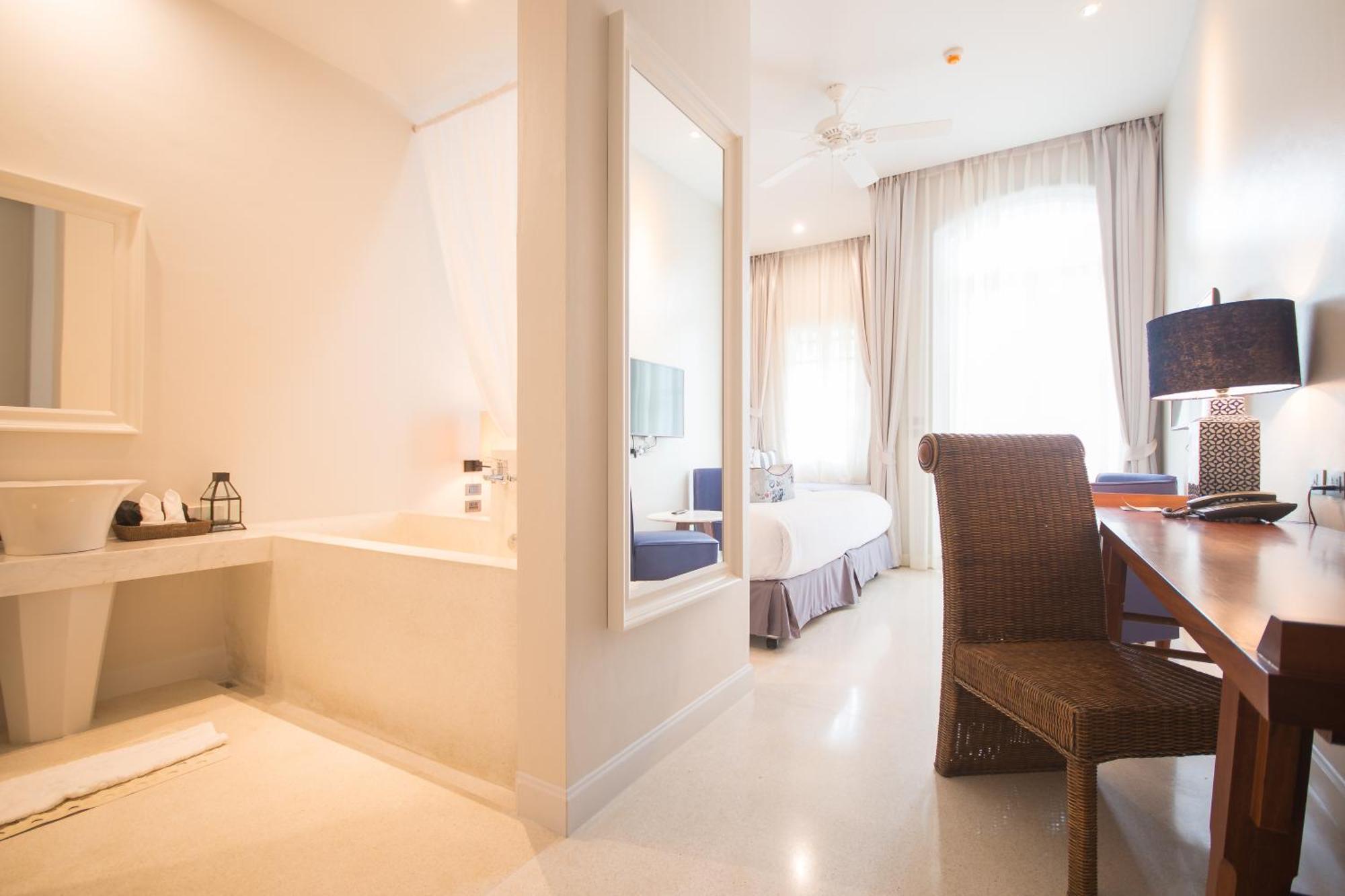 Deluxe Double or Twin Room
