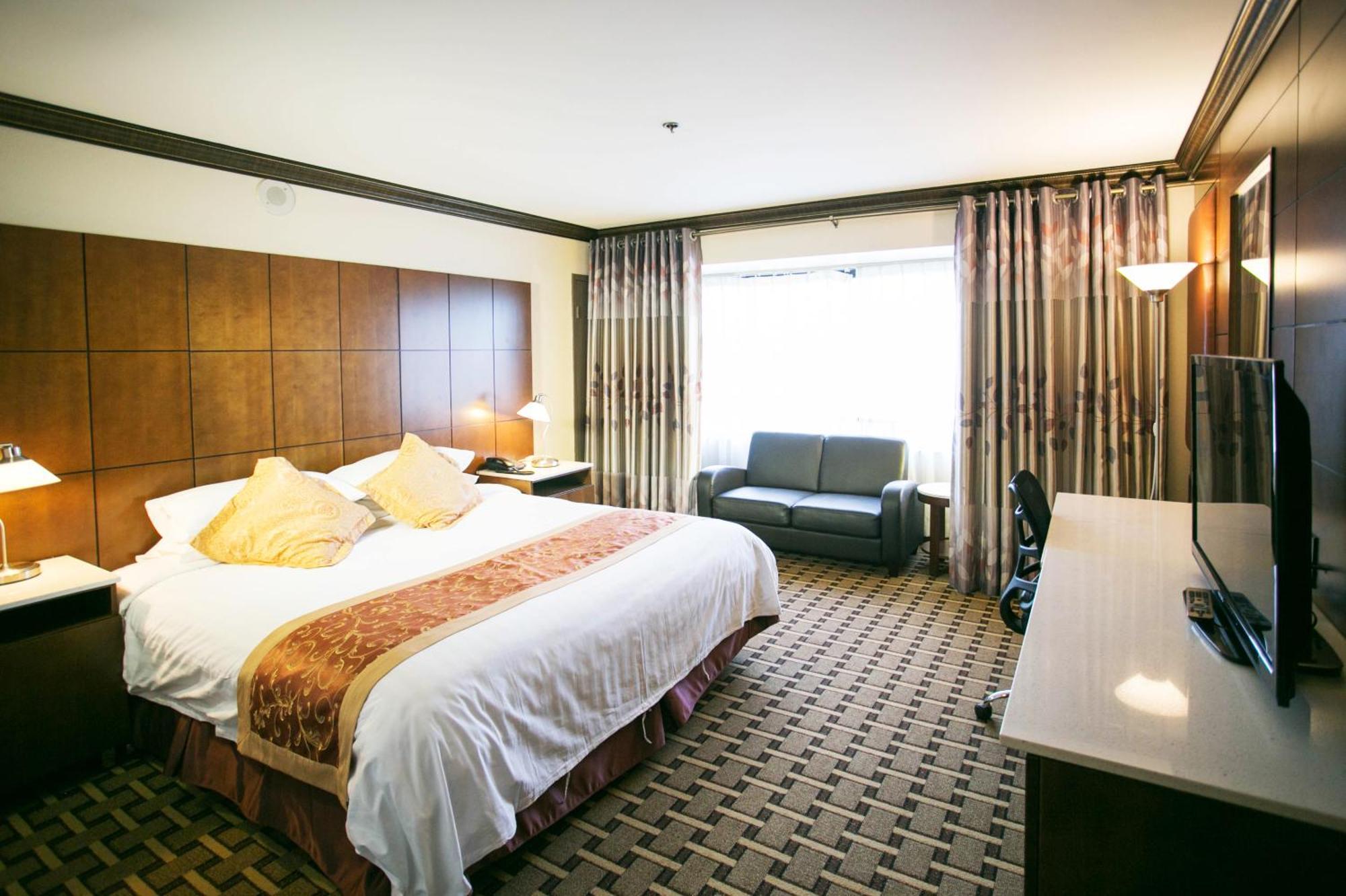 Luxury King Room