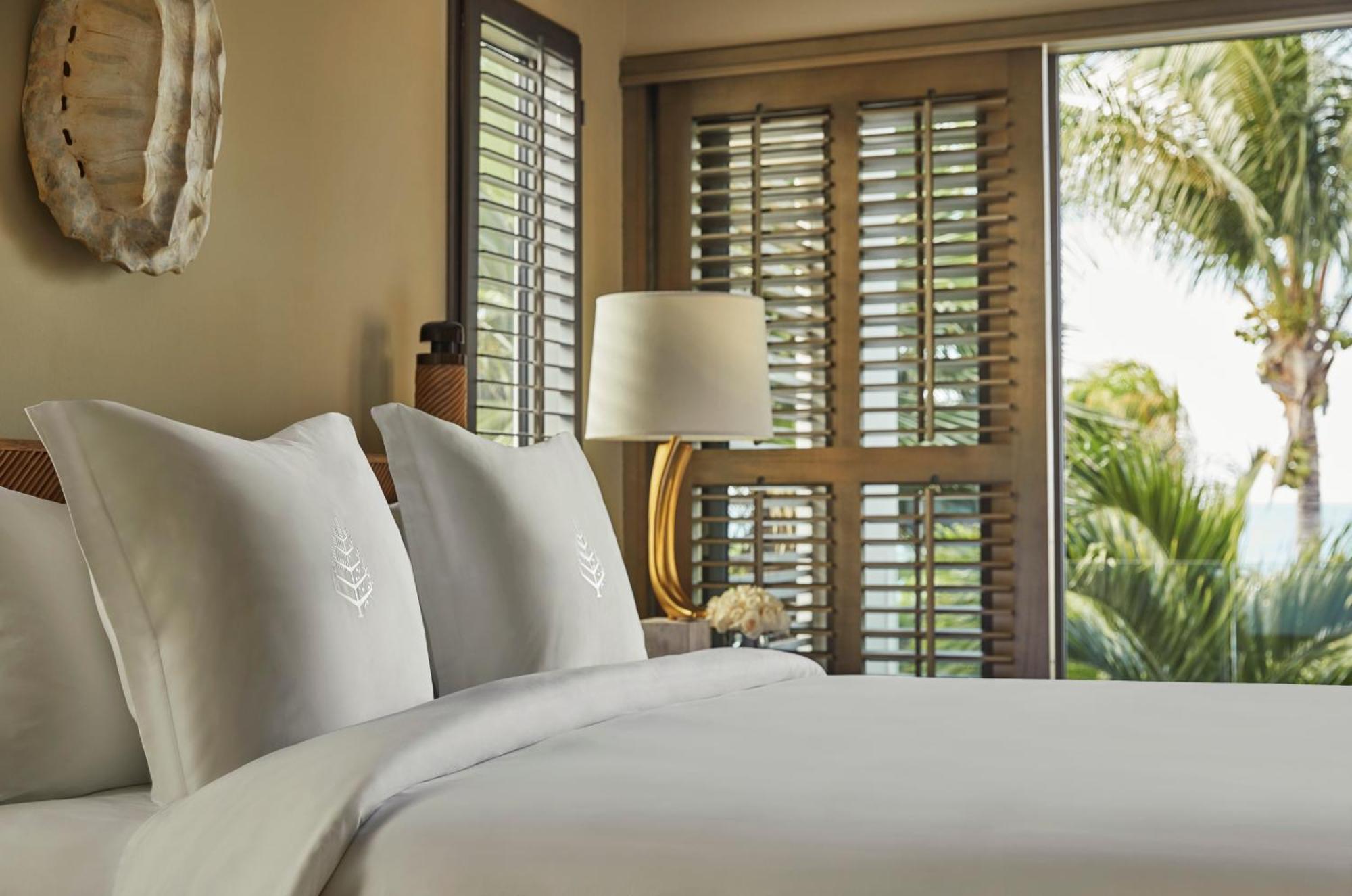 Three Bedroom Ocean View Penthouse Two Kings Two Queen Beds
