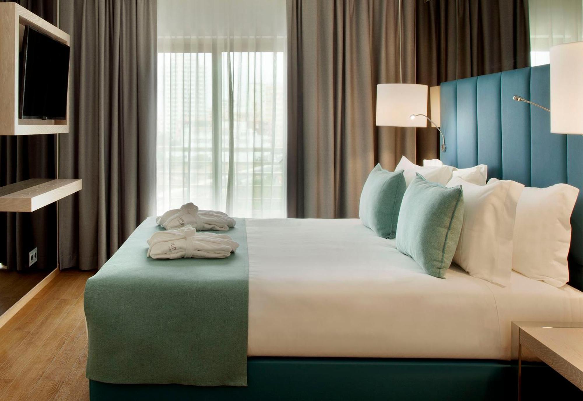 Standard Suite,1226993423:JPEG