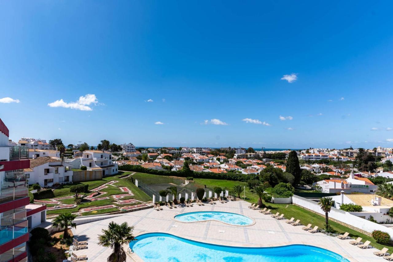 Quarto Duplo com Vista da Piscina