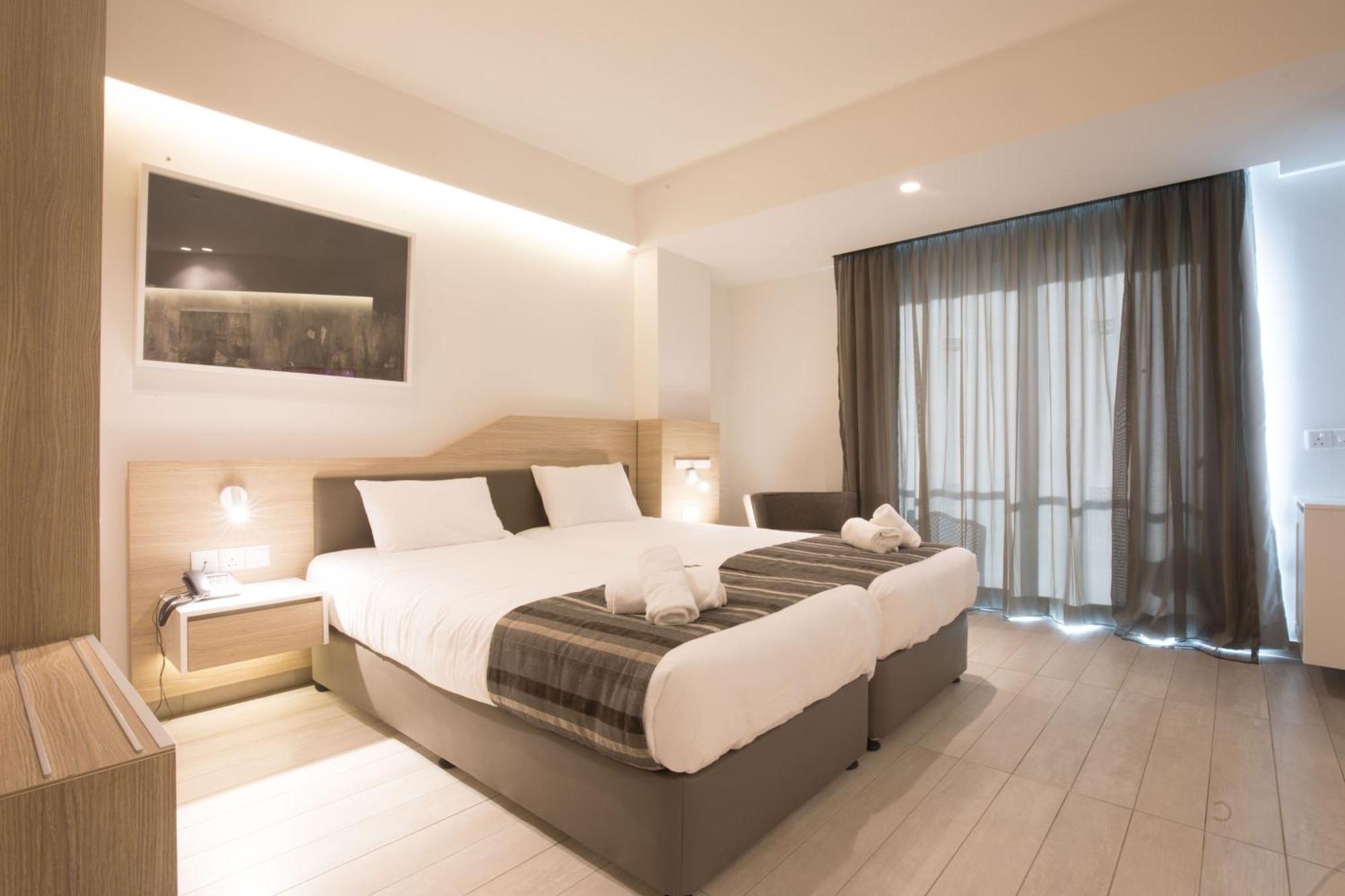 Double or Twin Room Mountain View