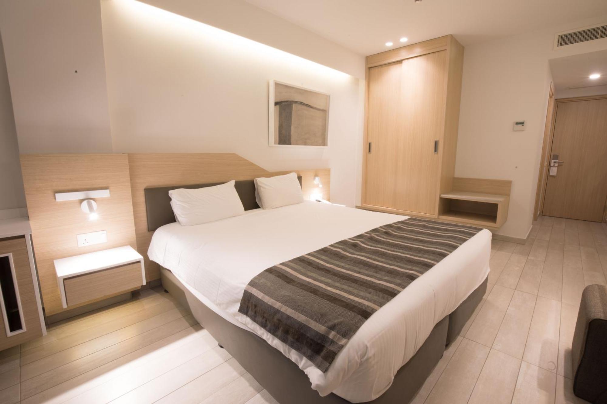 Double or Twin Room Mountain View