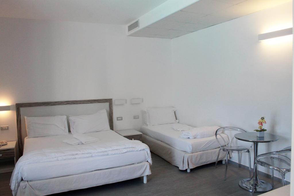Economy Triple Room