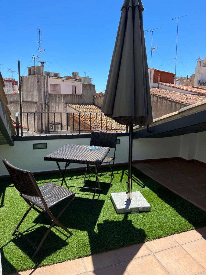 Estudio con balcón
