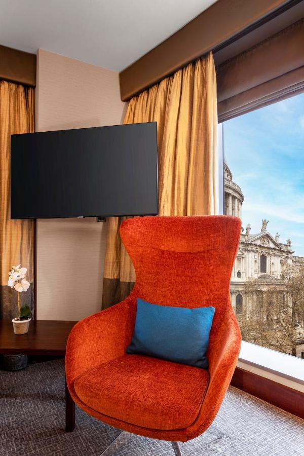 Deluxe King Room St Pauls Cathedral View