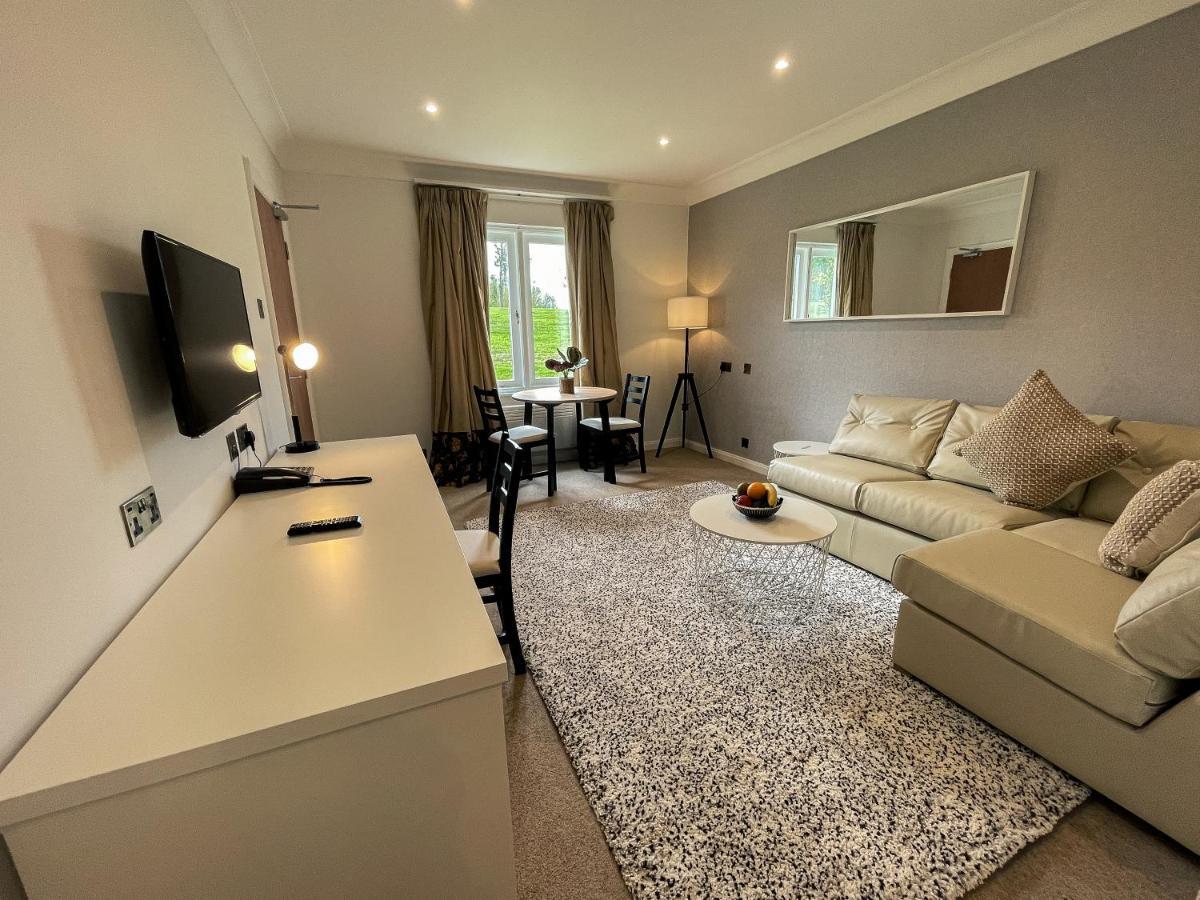One-Bedroom Apartment,1248926365:JPEG
