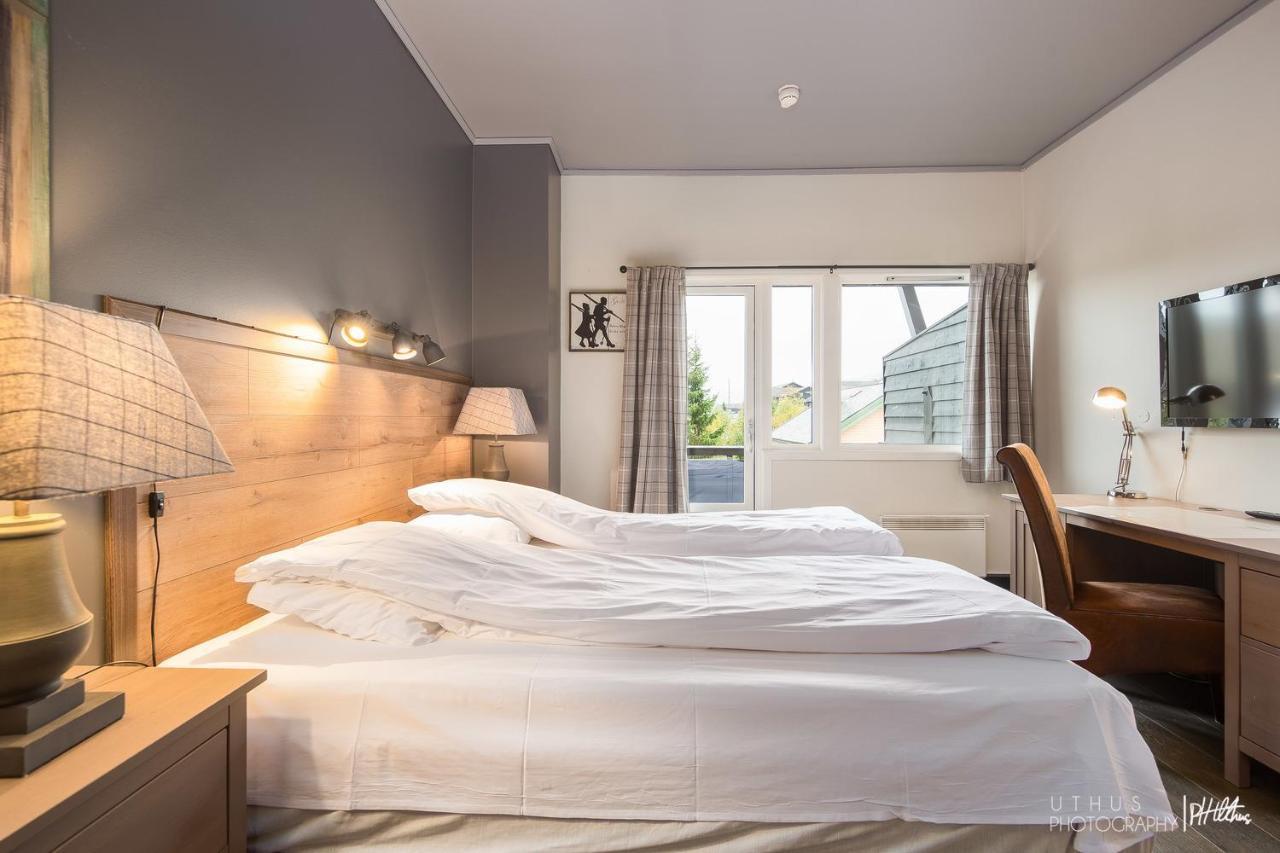 Standaard Tweepersoonskamer met 1 of 2 Bedden en Balkon