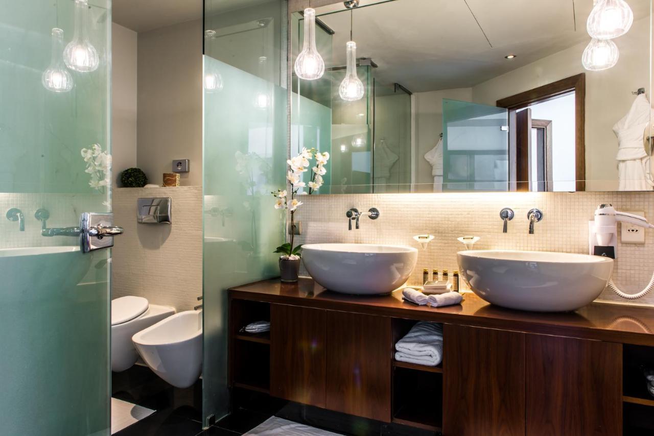 Prestige Suite King Size Bed City View