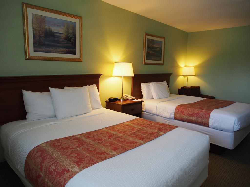 Deluxe Two Queen Beds
