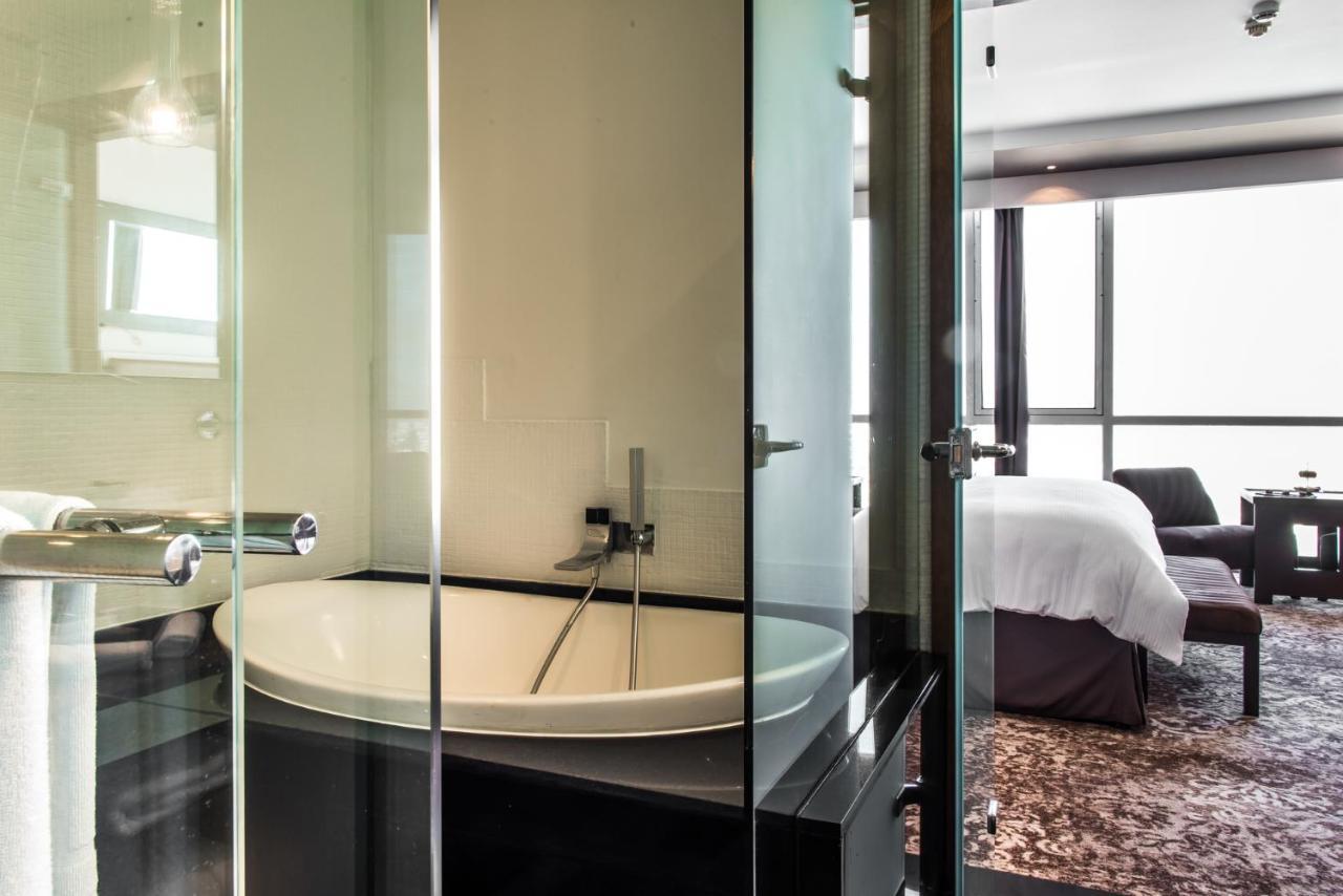 Deluxe Room 2 Queen Size Beds City View