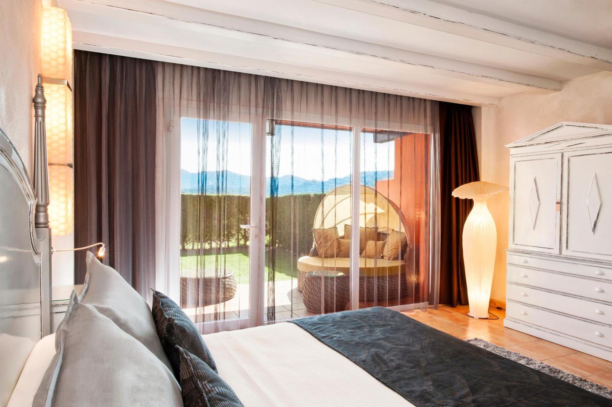 Double Room Private Garden Spa Access