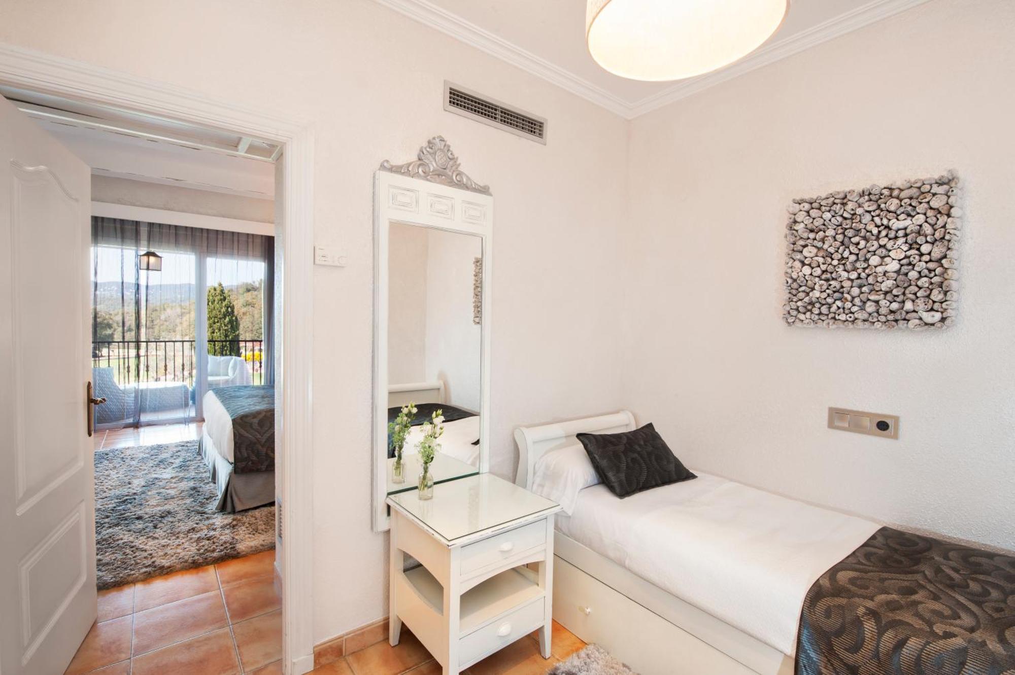 Triple Room Terrace Spa Access