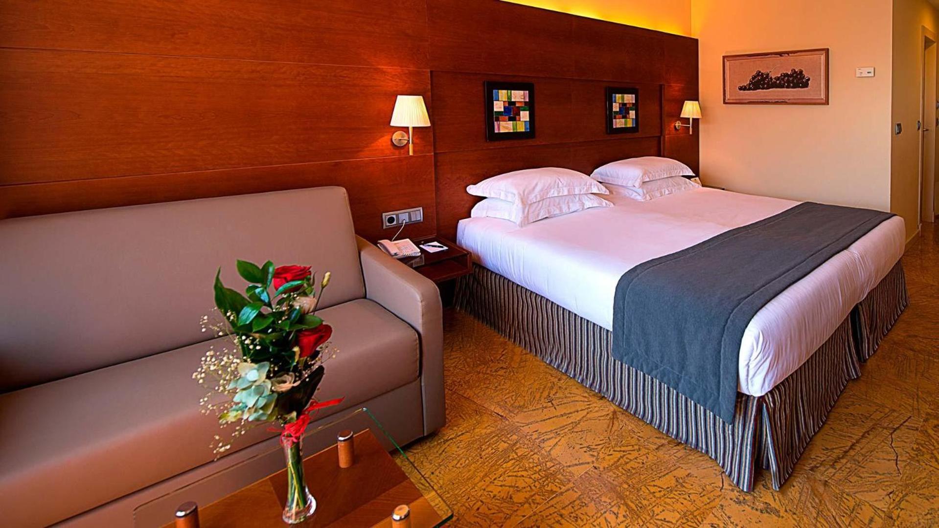 Double Room,1742623477:JPEG