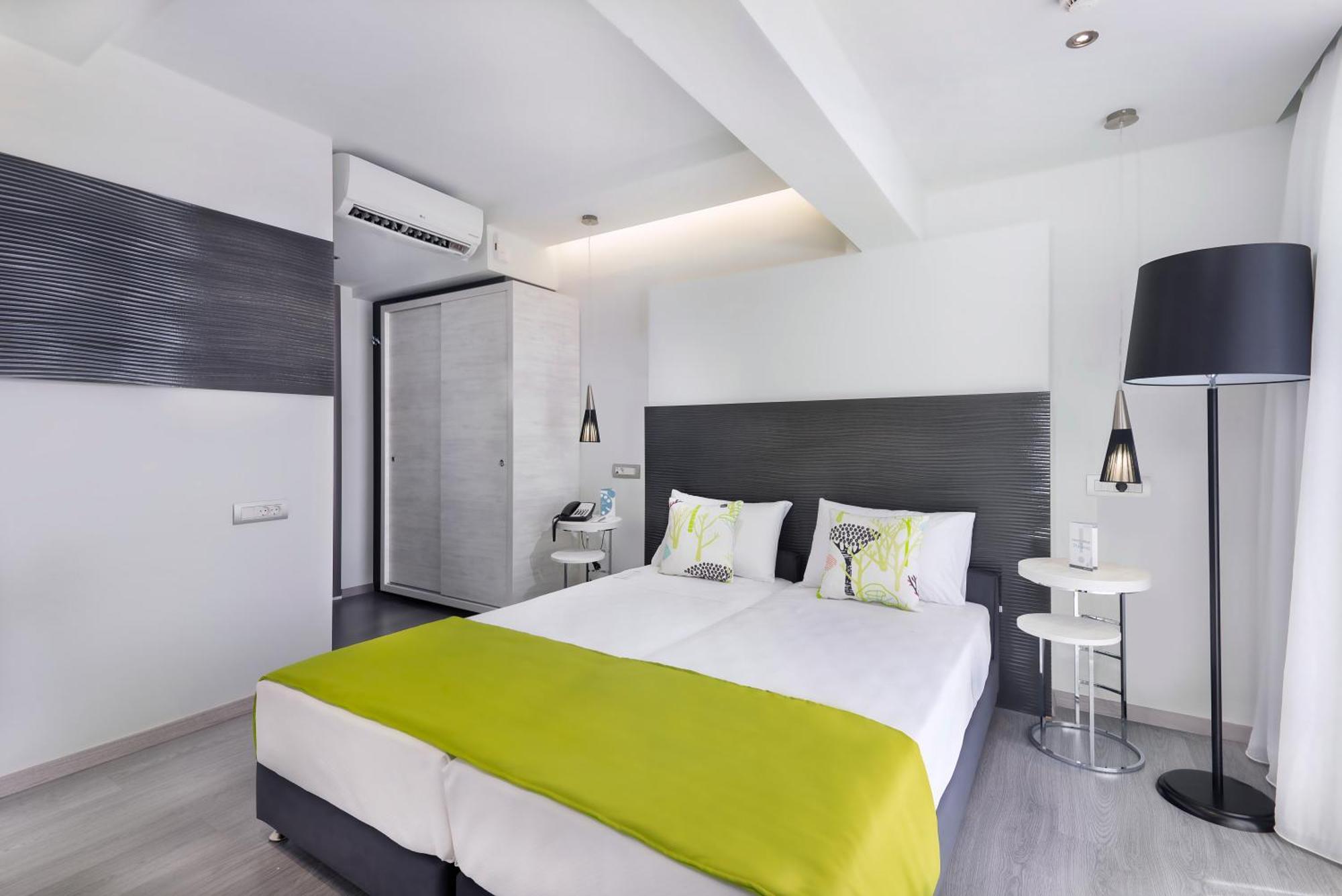 Standard Room,1273123198:JPEG