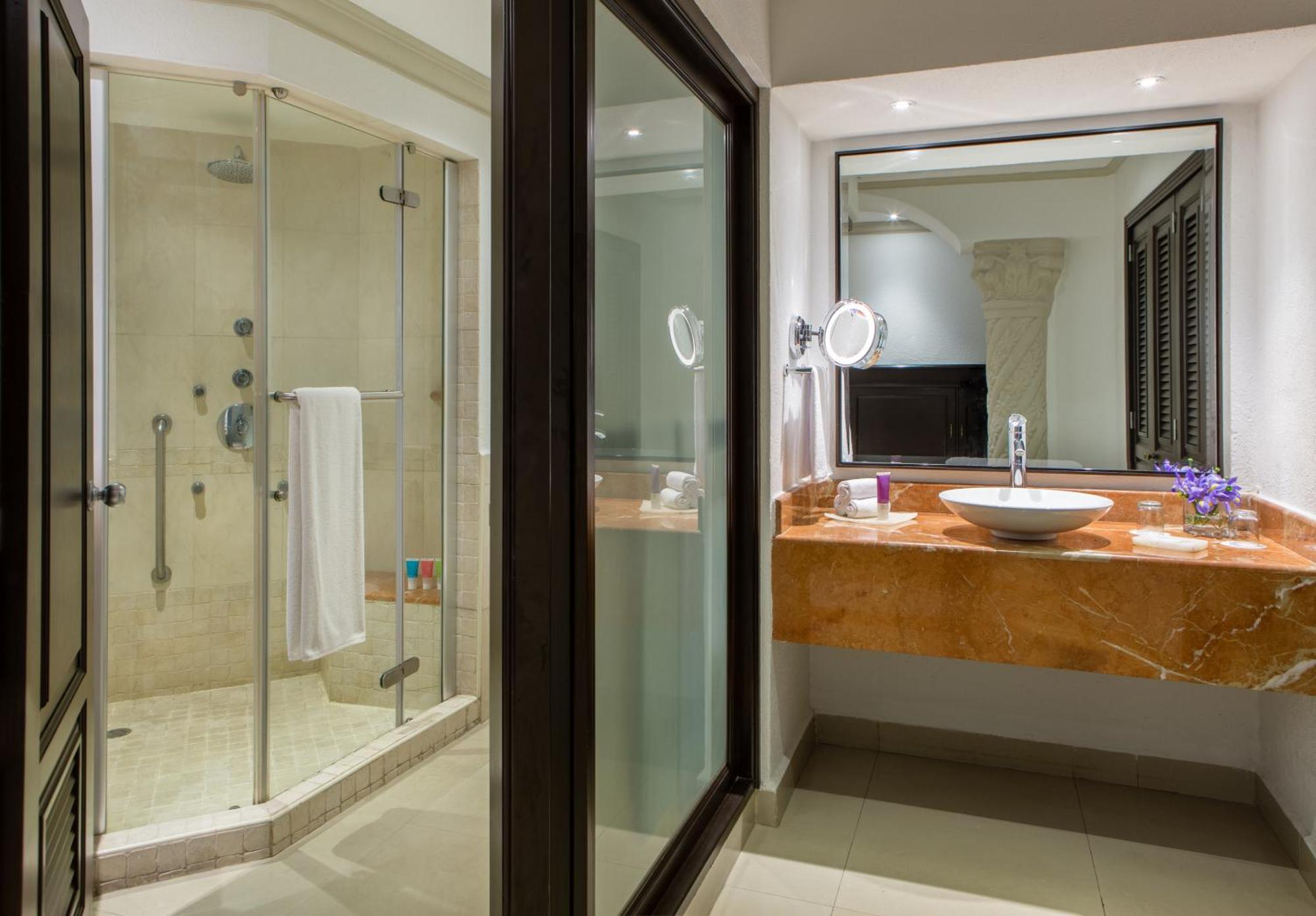 Suite con vistas al océano y acceso directo a la piscina - 1 cama extragrande