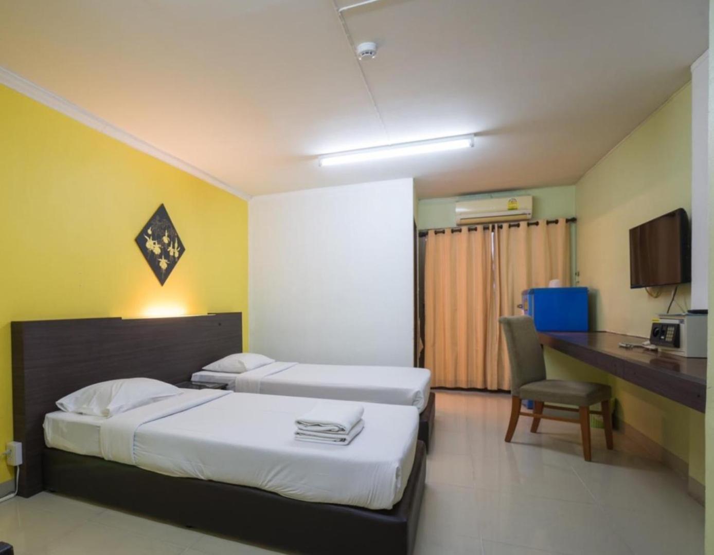 Standard Twin Room