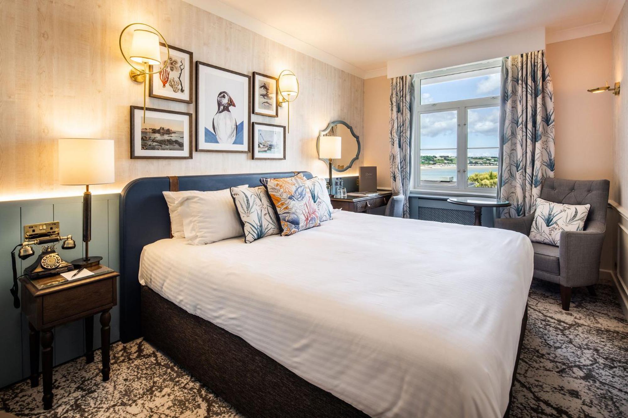 Quarto com Cama de Casal ou 2 de Solteiro com vista do Mar