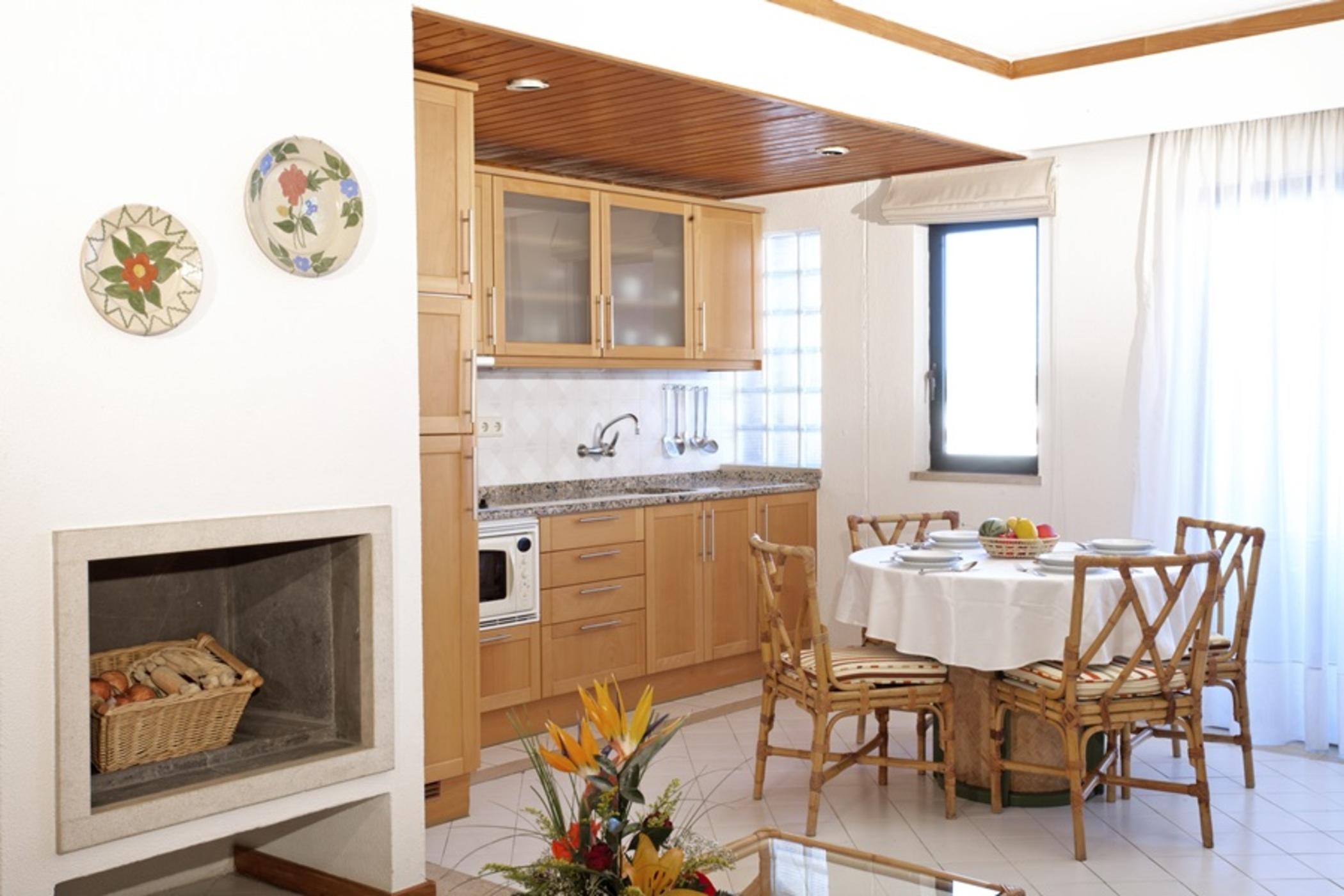 Deluxe One-Bedroom Apartment