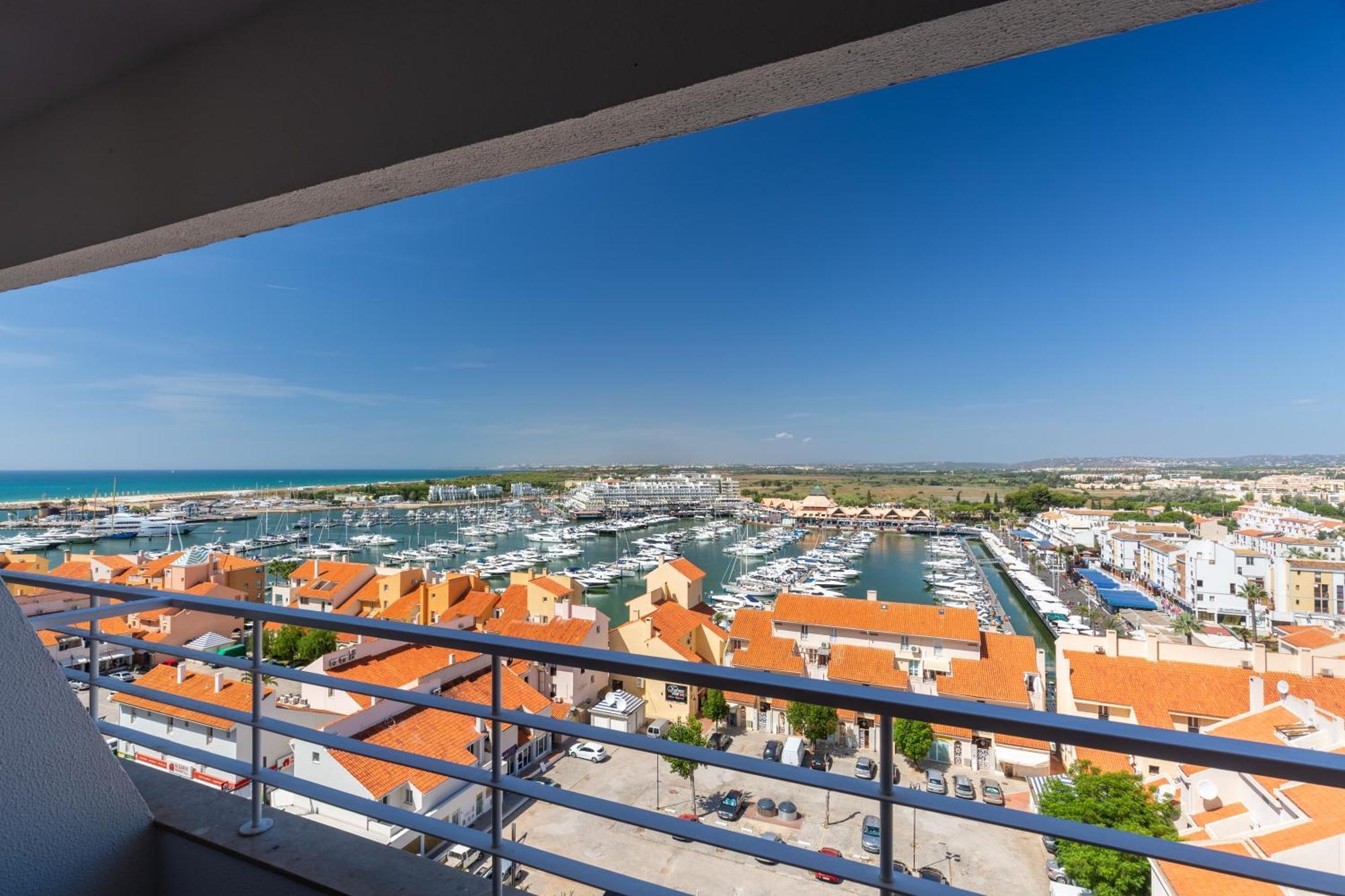 One-Bedroom Apartment Marina View