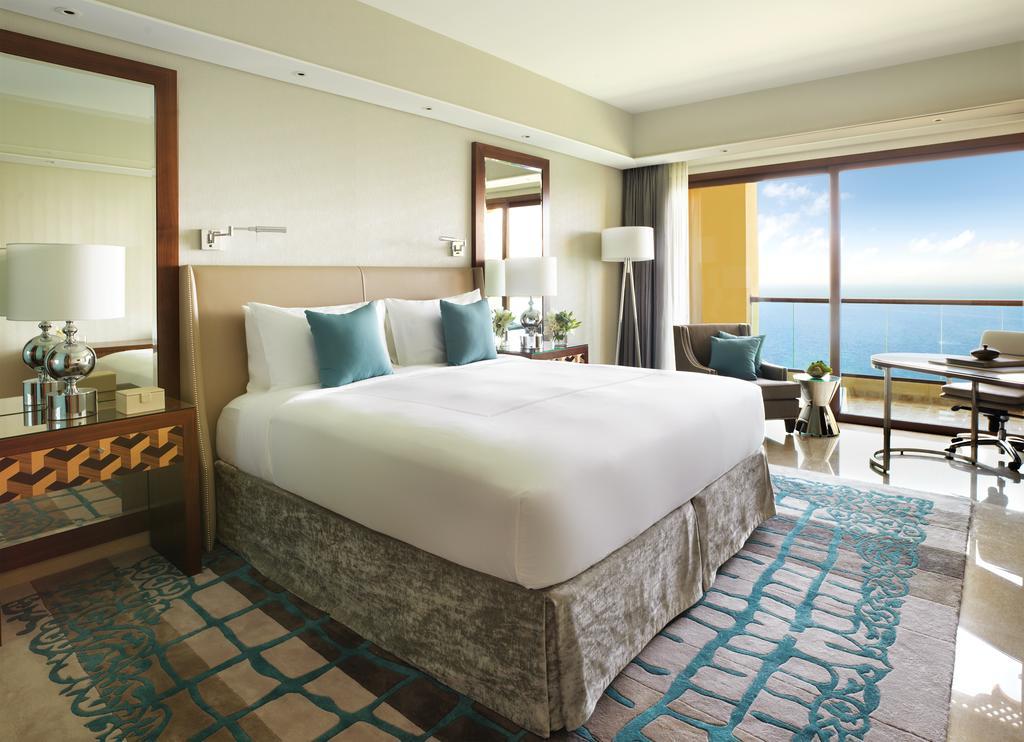 Fairmont King Room Sea View