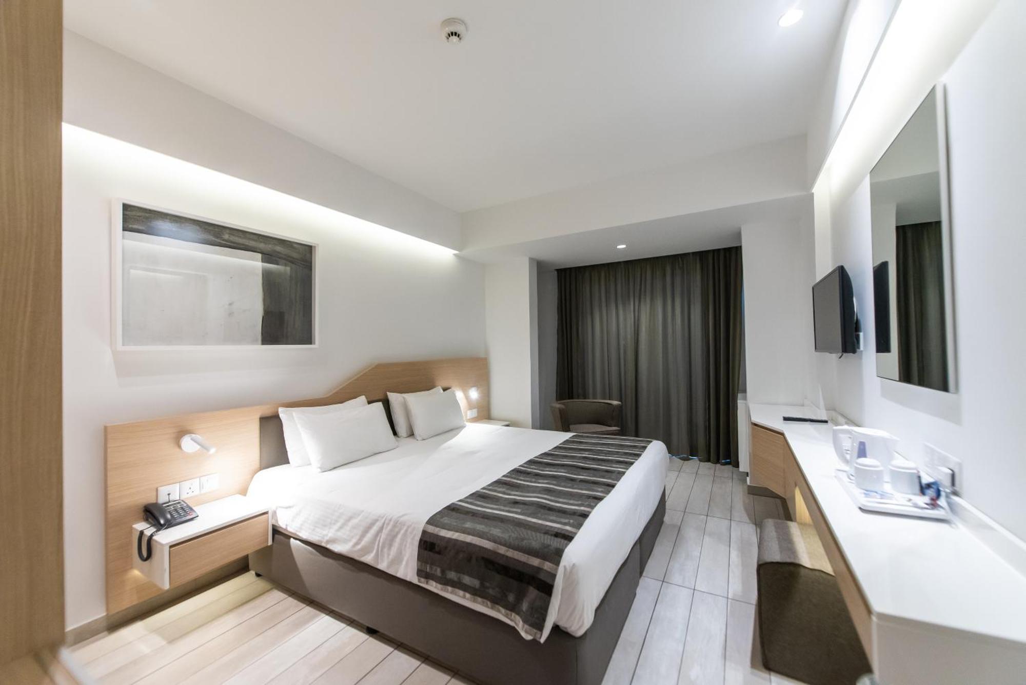 Double or Twin Room Mountain View